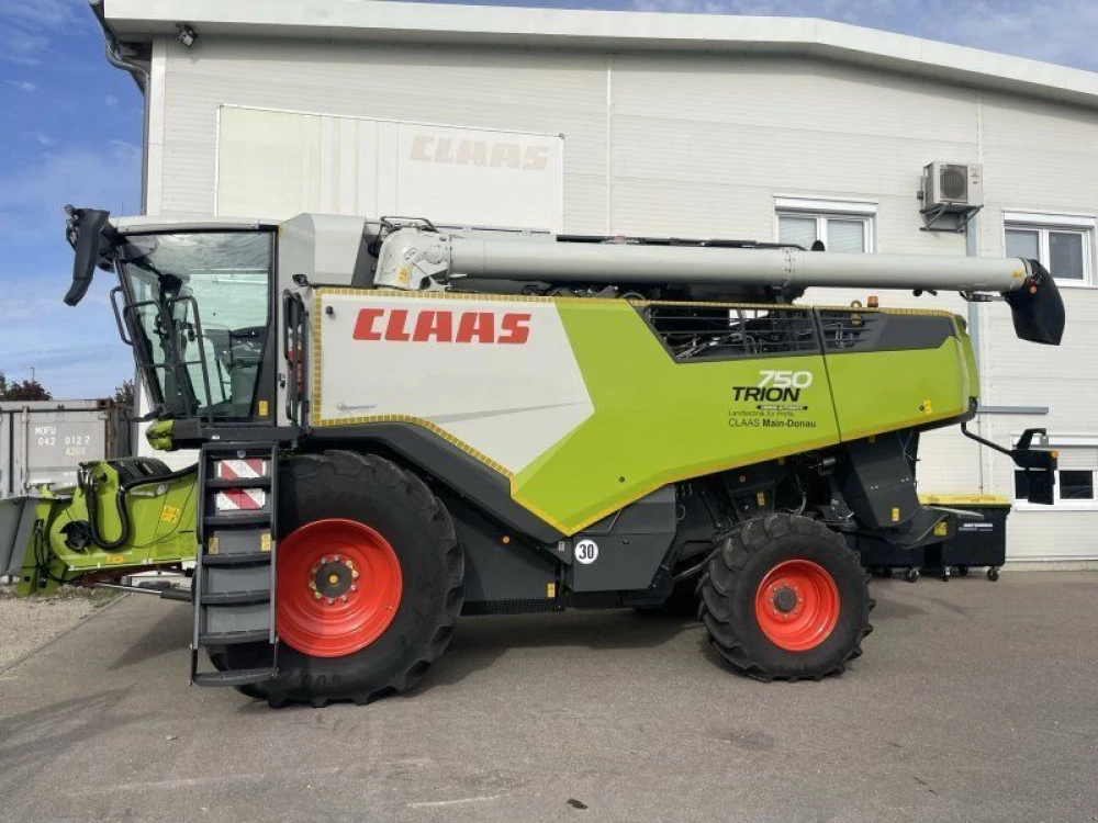 Claas trion 750