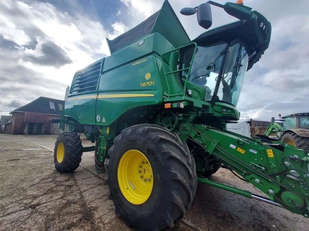 John Deere t670i hm