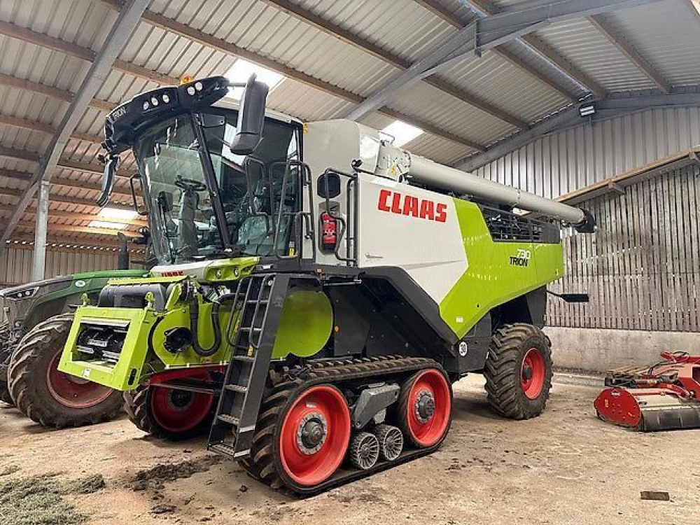 Claas trion 730