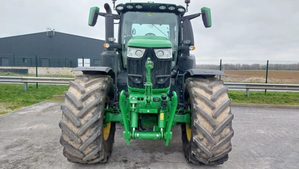 John Deere 6r250