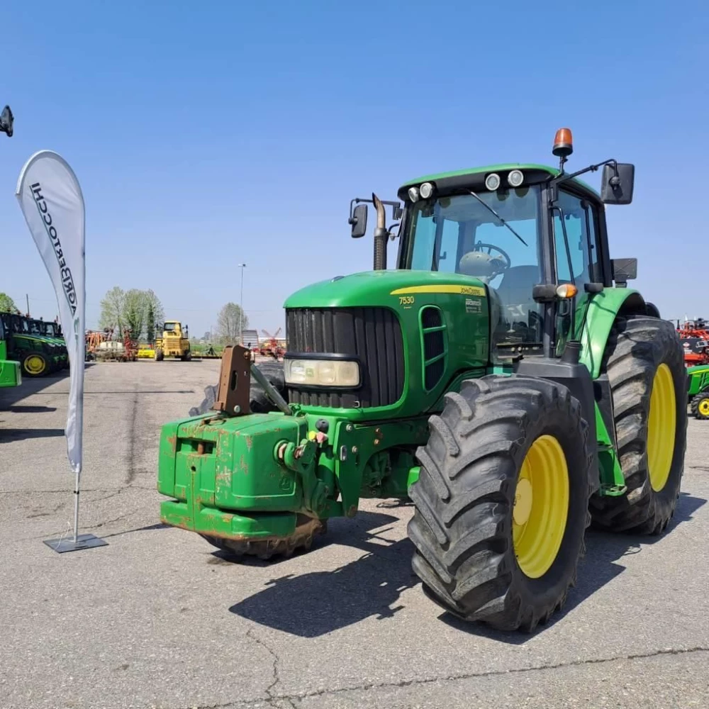 John Deere 7530