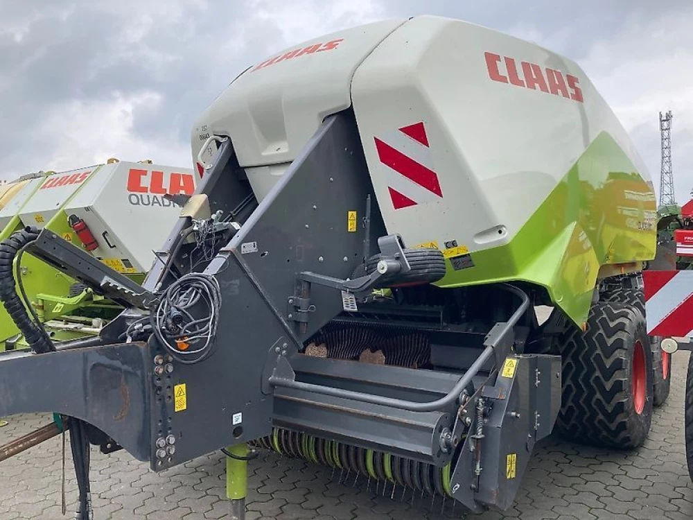 Claas quadrant 3300 rc