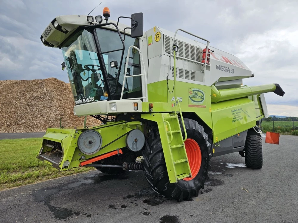 Claas MEGA 370