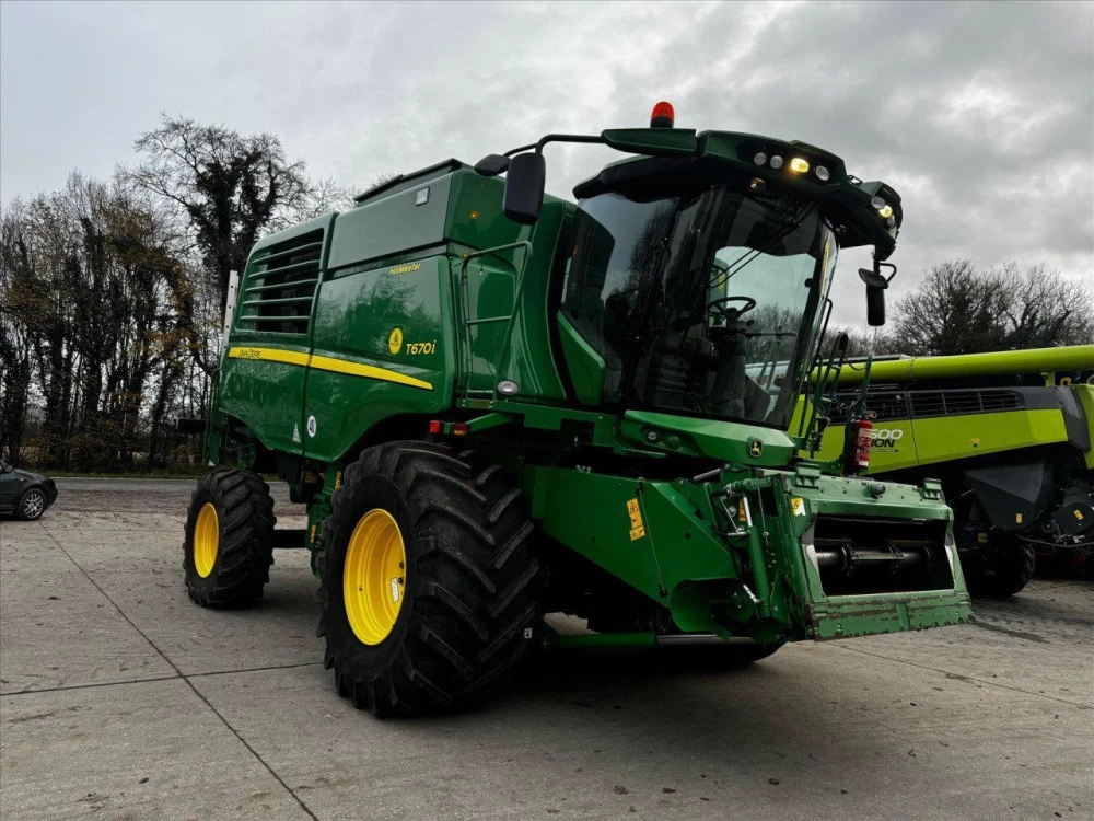 John Deere USED T670