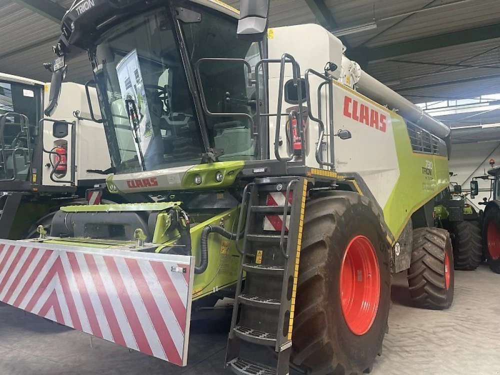 Claas trion 730