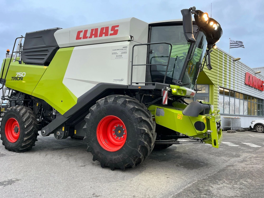 Claas trion 750