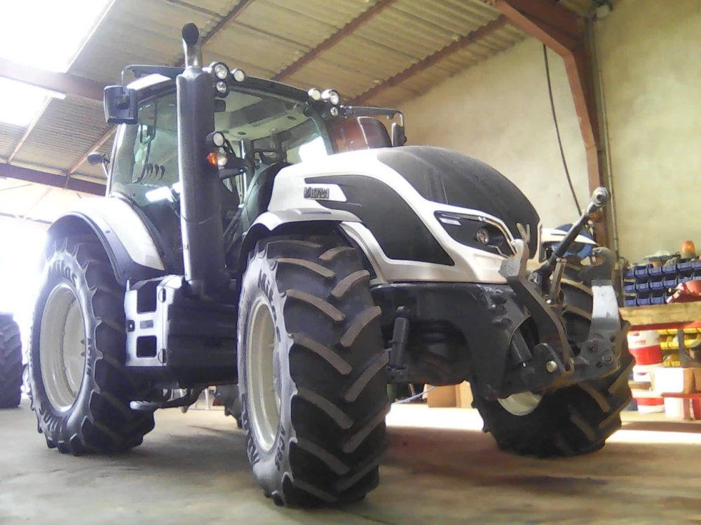 Valtra t154 hitech