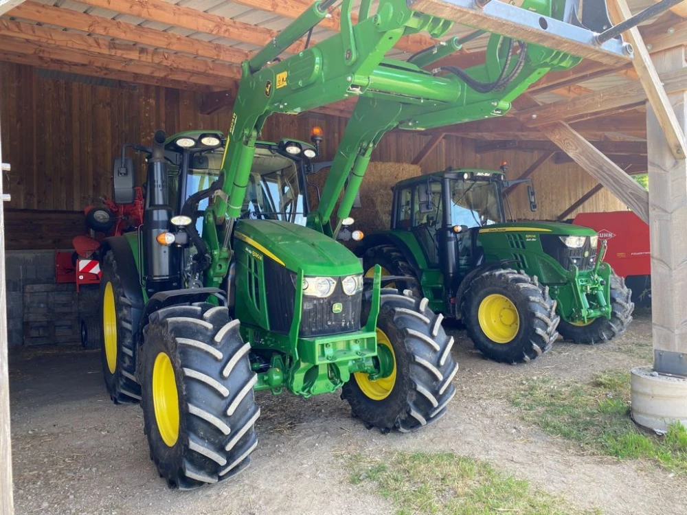 John Deere 6090 m