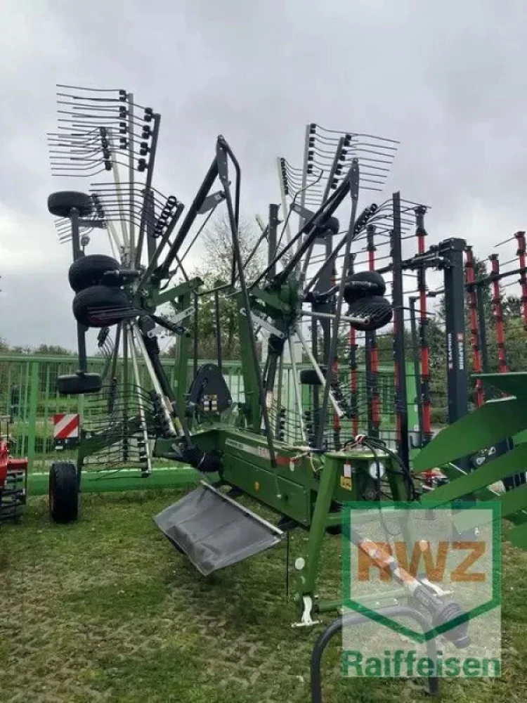 Fendt former 880 dn schwader