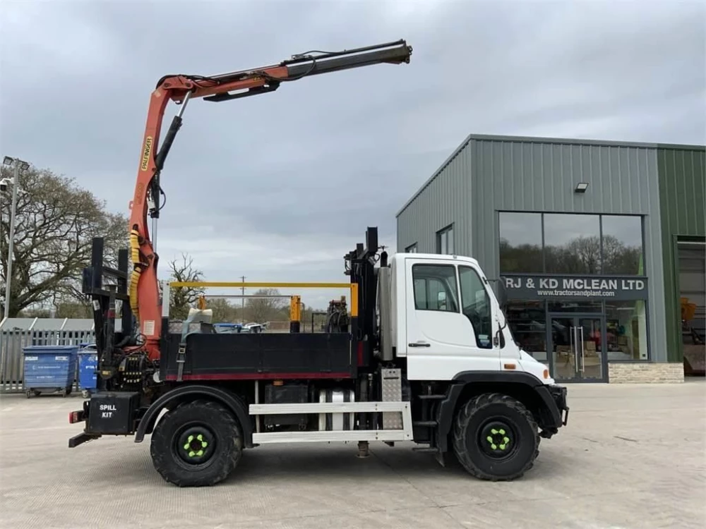 Mercedes Benz u300 unimog (st16561)