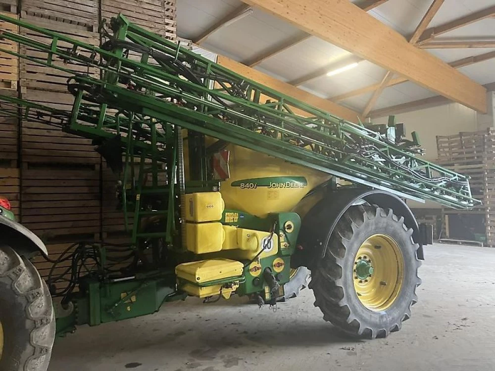 John Deere 840I