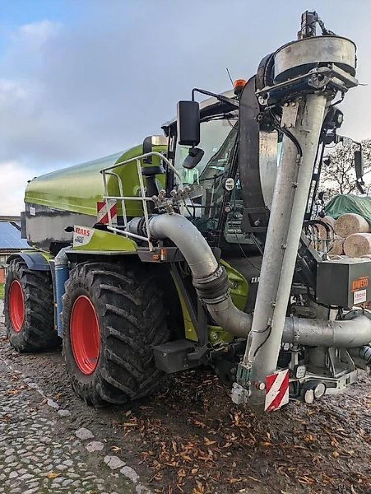 Claas xerion 4200 trac + kaweco aufbau