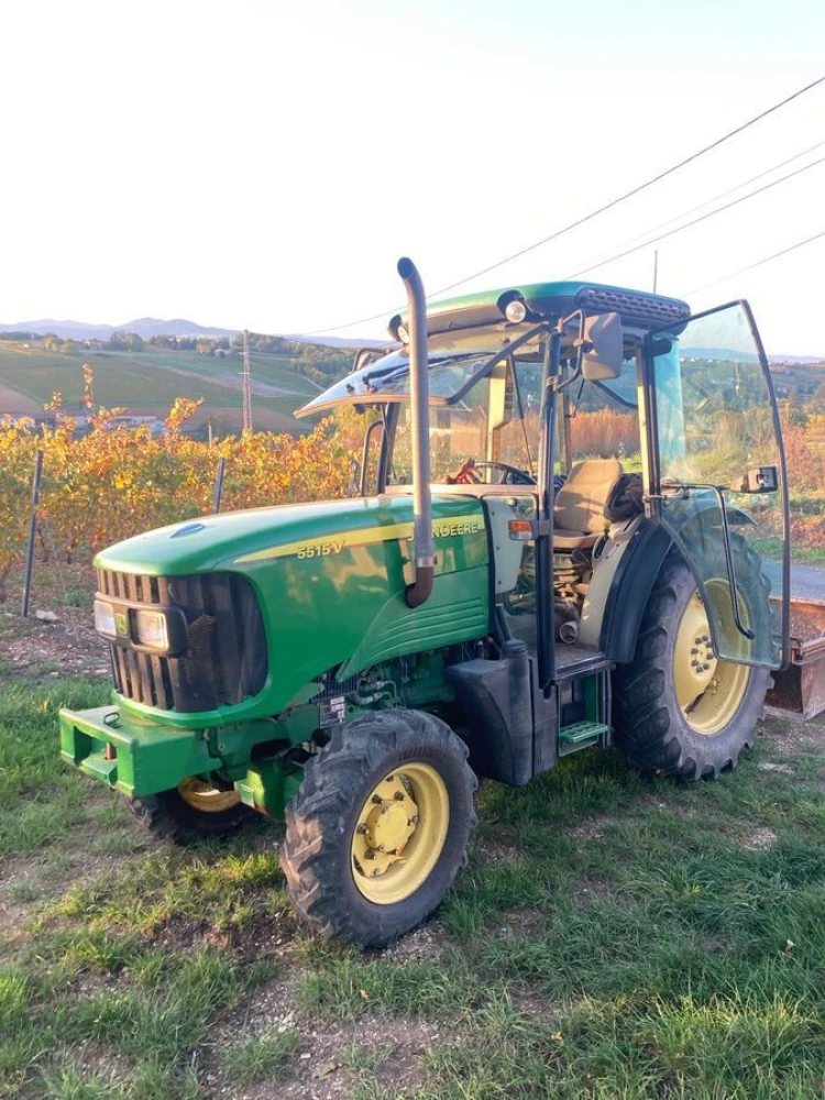 John Deere 5515 v