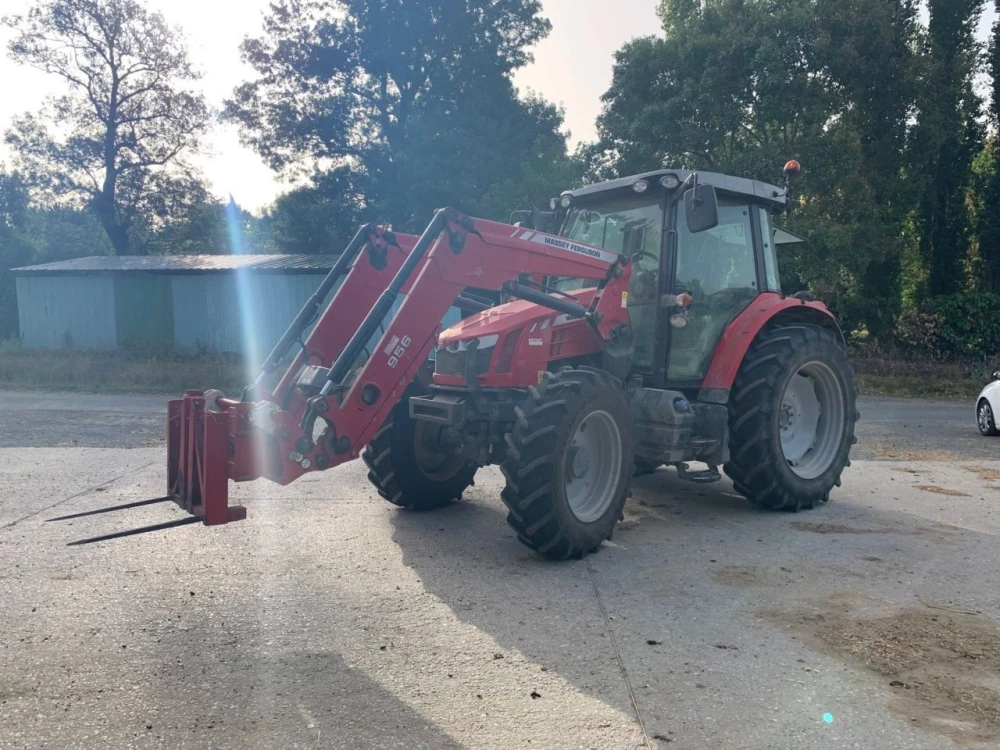 Massey Ferguson 5611