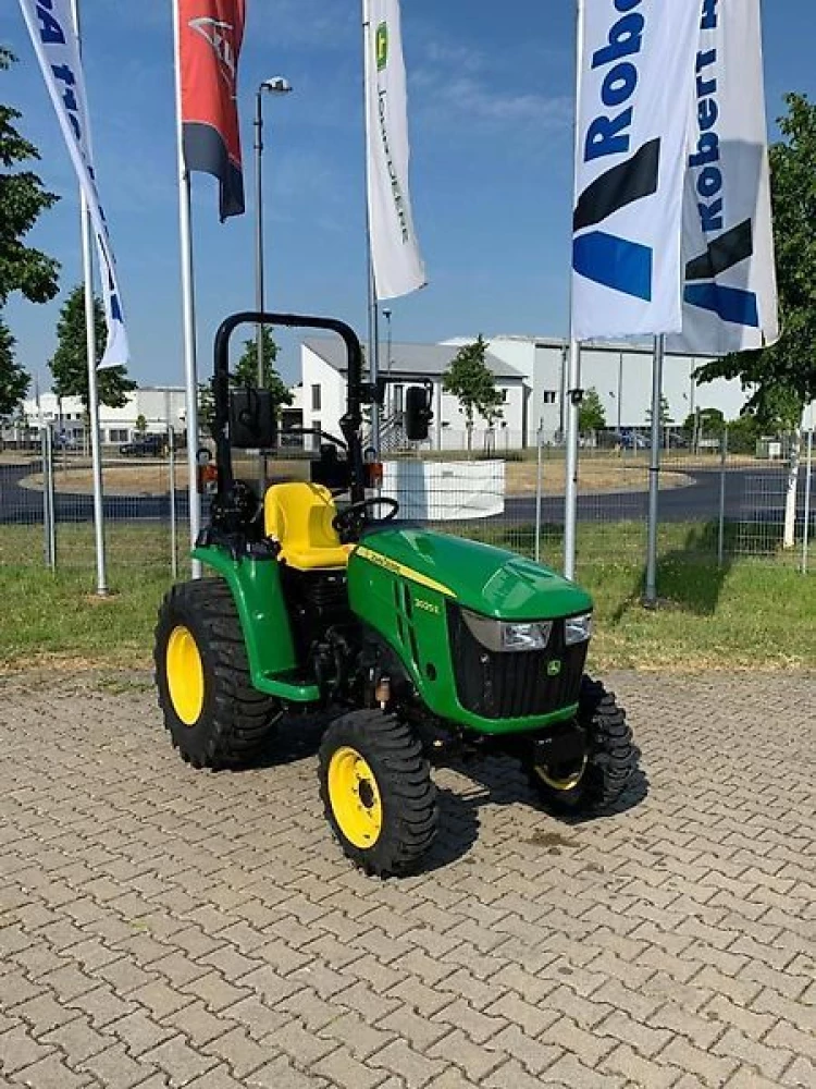 John Deere 3025e