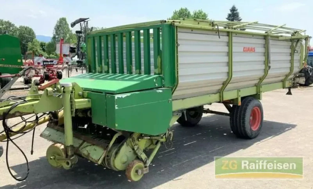 Claas loader wagon