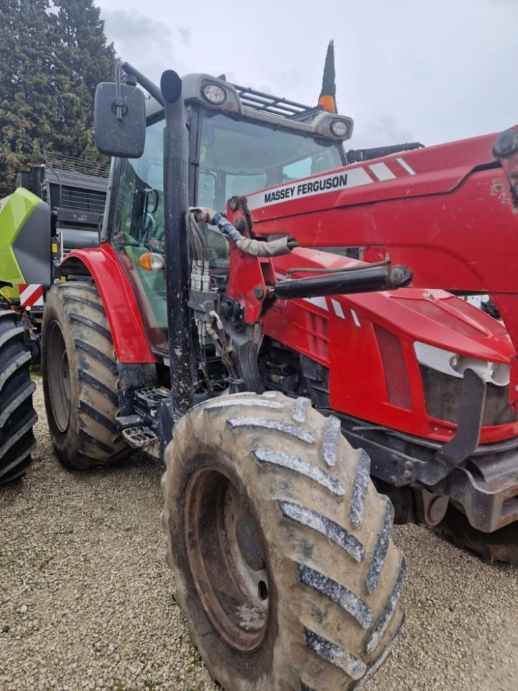 Massey Ferguson 5613