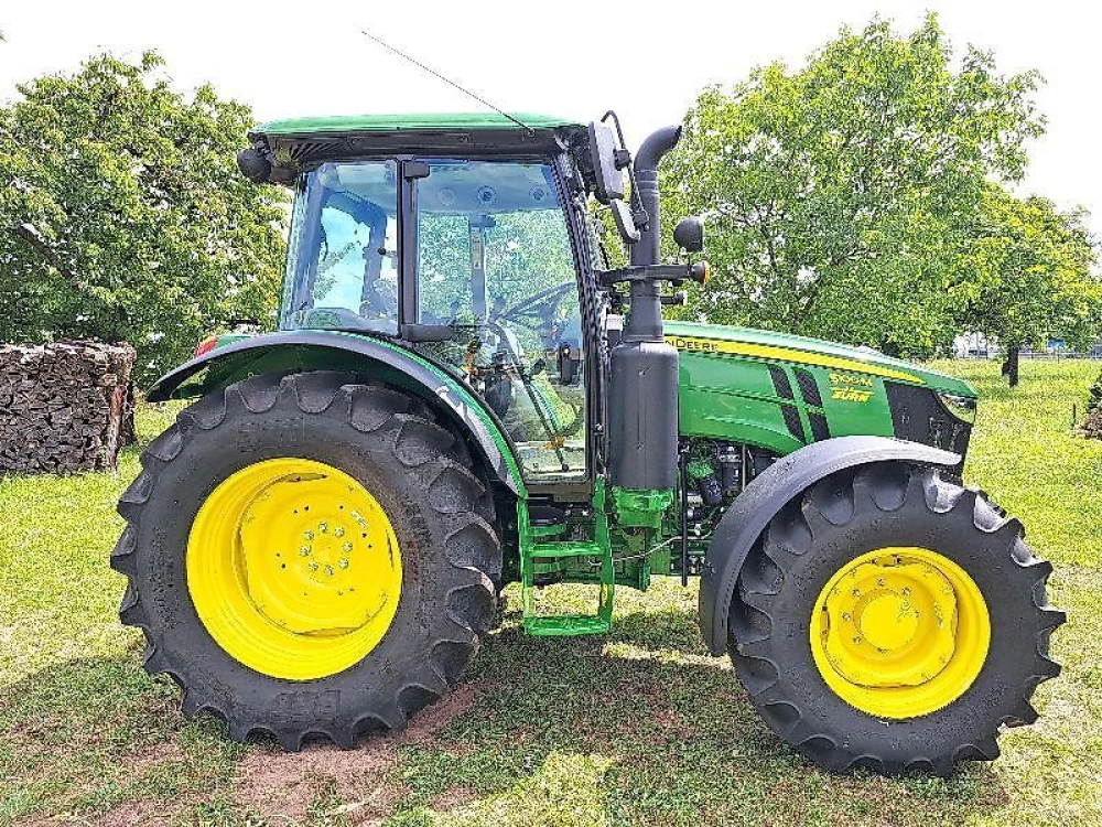 John Deere 5100M