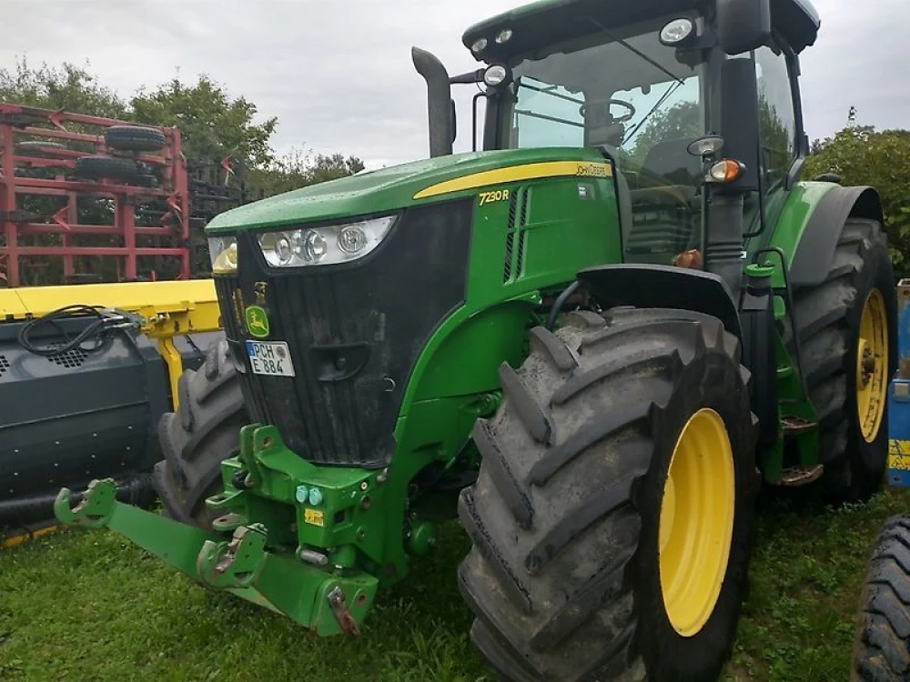 John Deere 7230R