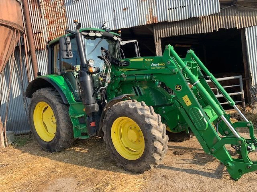 John Deere 6110M