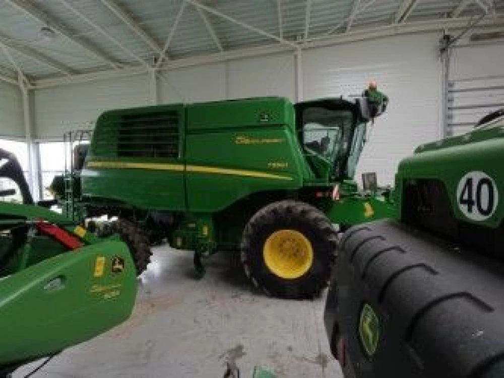 John Deere T550