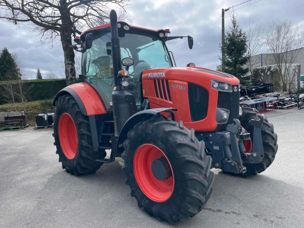 Kubota M7151SC