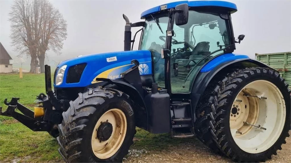 New Holland ts115a