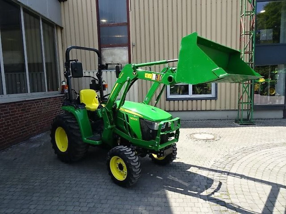 John Deere 3038e, kompakttraktor,