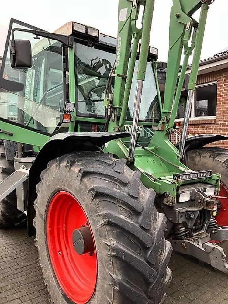 Fendt xylon 524 mit frontlader