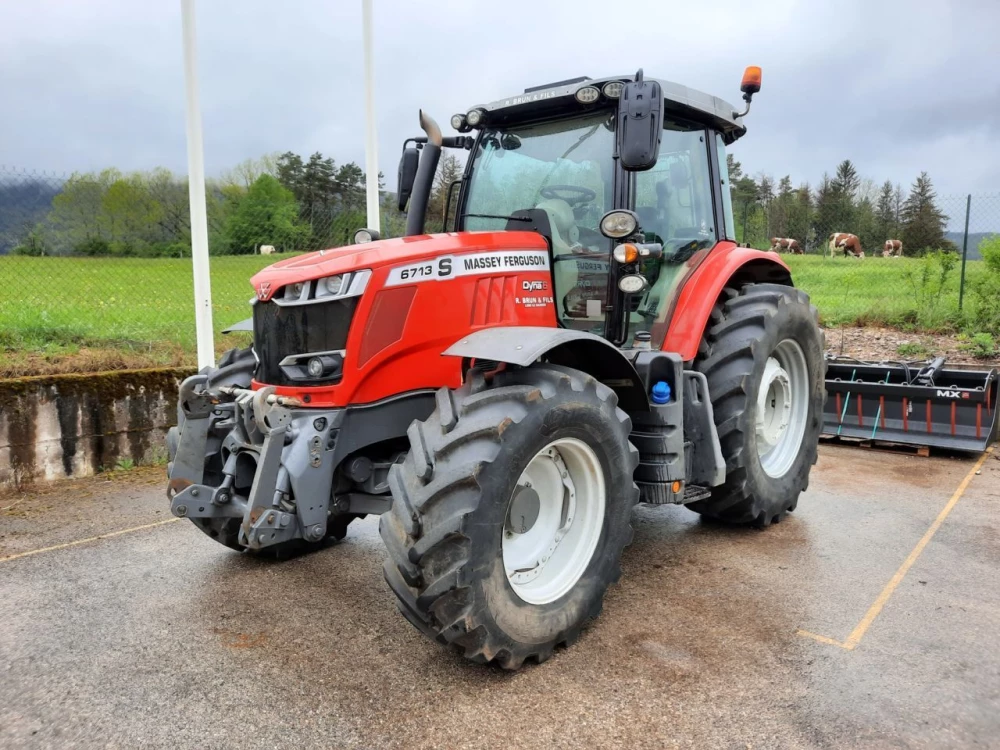 Massey Ferguson 6713S