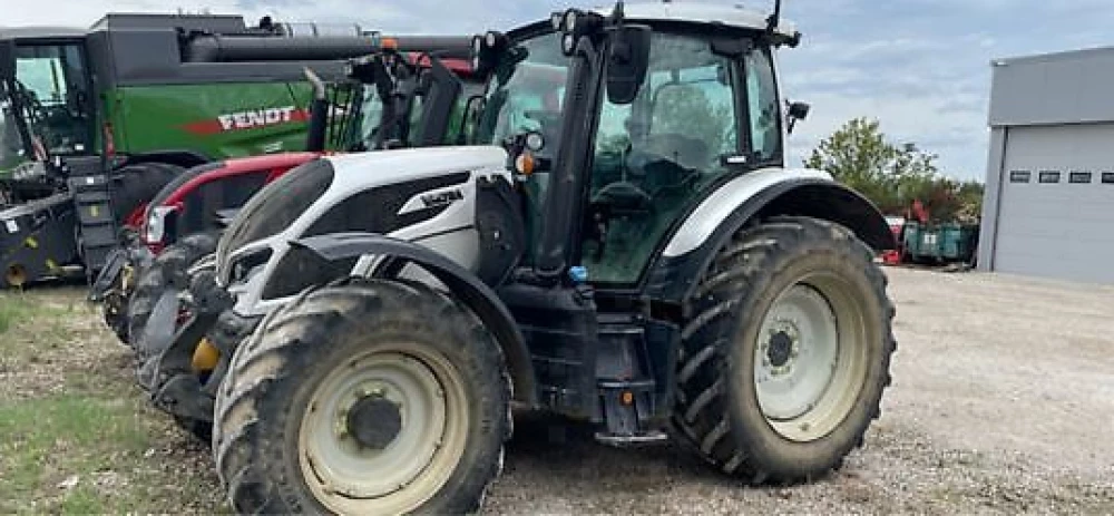 Valtra t135d