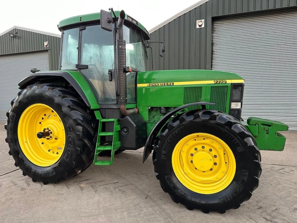 John Deere 7710