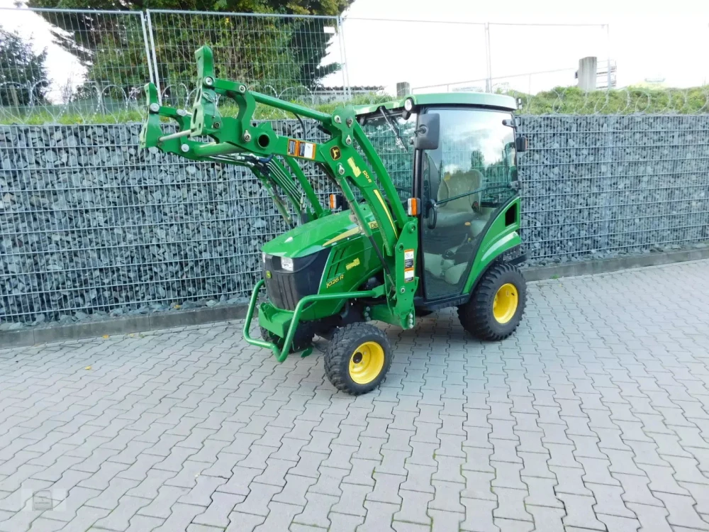 John Deere 1026R