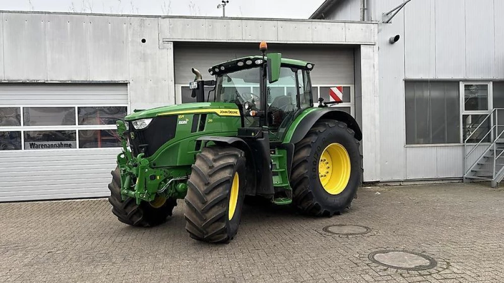 John Deere 6r215