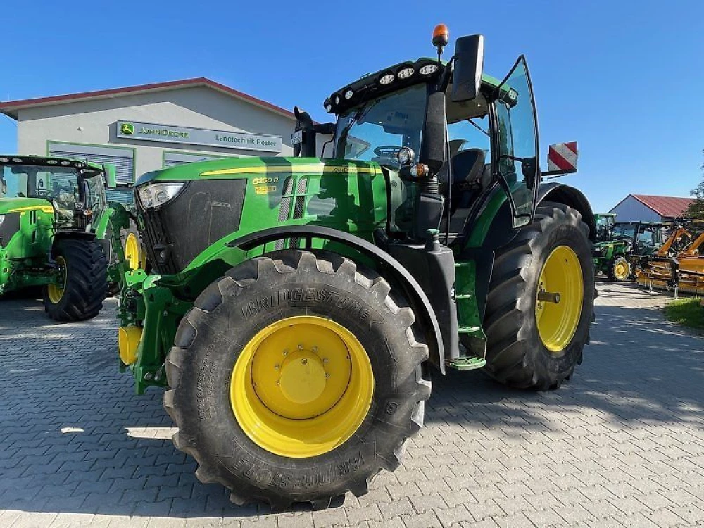 John Deere 6250R