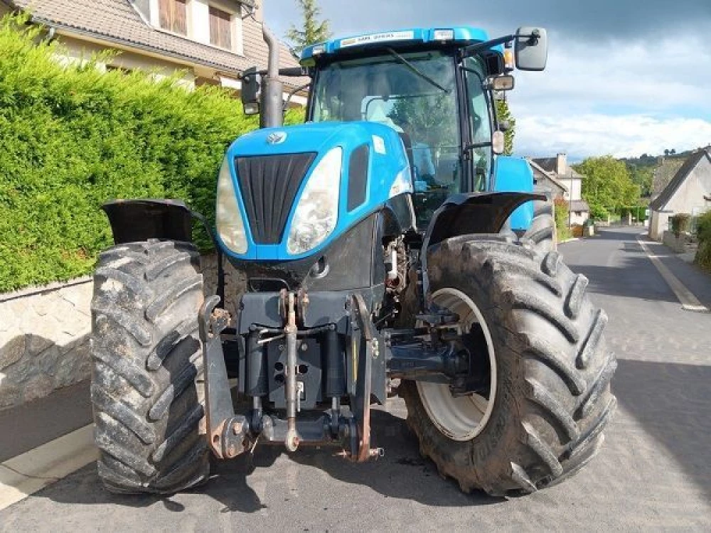 New Holland T7030