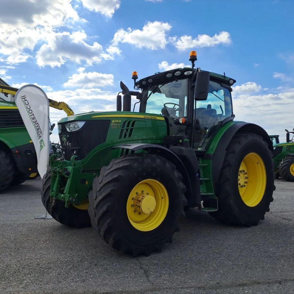 John Deere 6215R