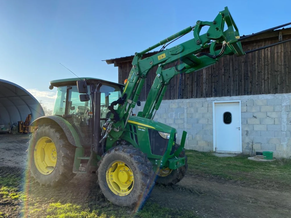 John Deere 5090M