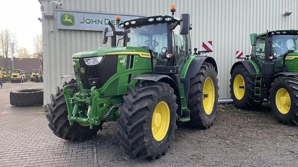 John Deere 6r215