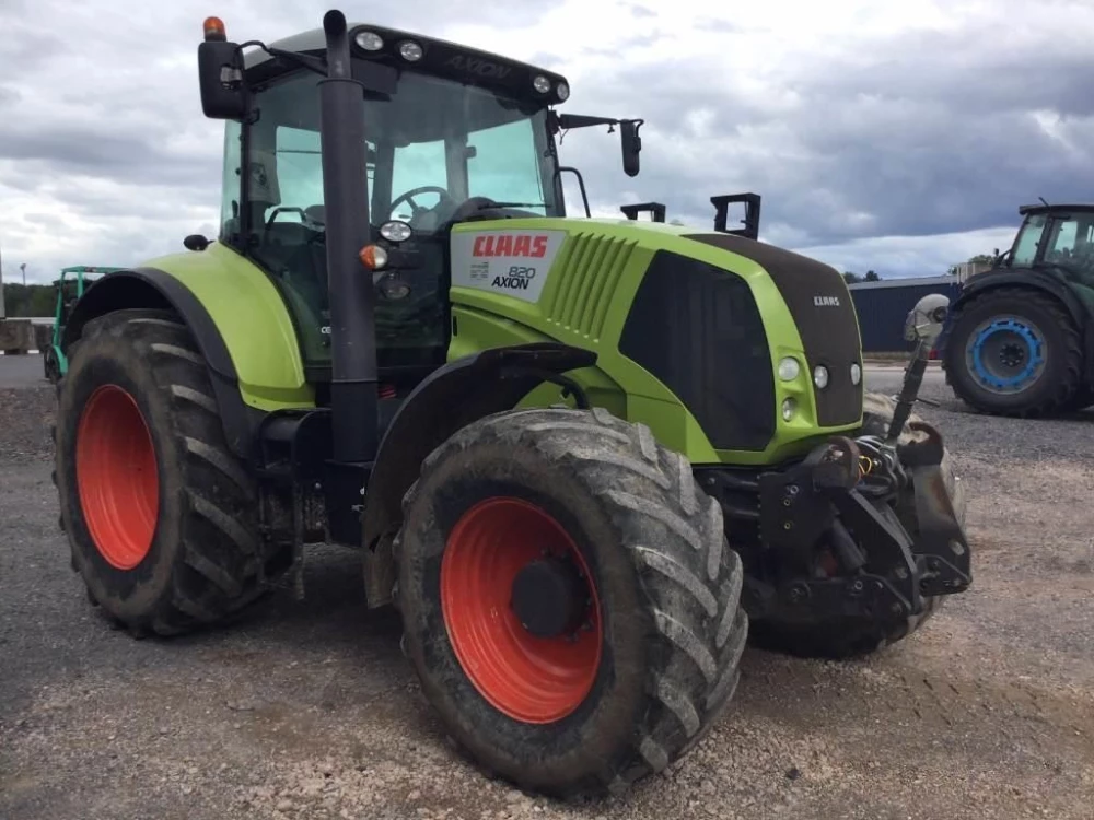 Claas AXION 820