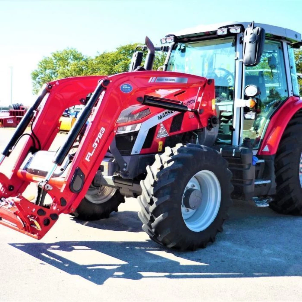 Massey Ferguson 5s.125 dyna-4