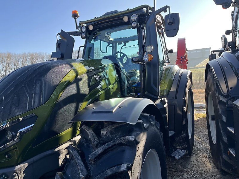 Valtra t 175 aktiv forst m. rüfa u. forstkabine