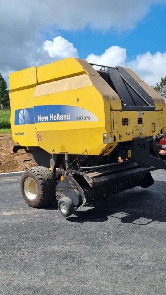 New Holland br 7070 superfeed ii