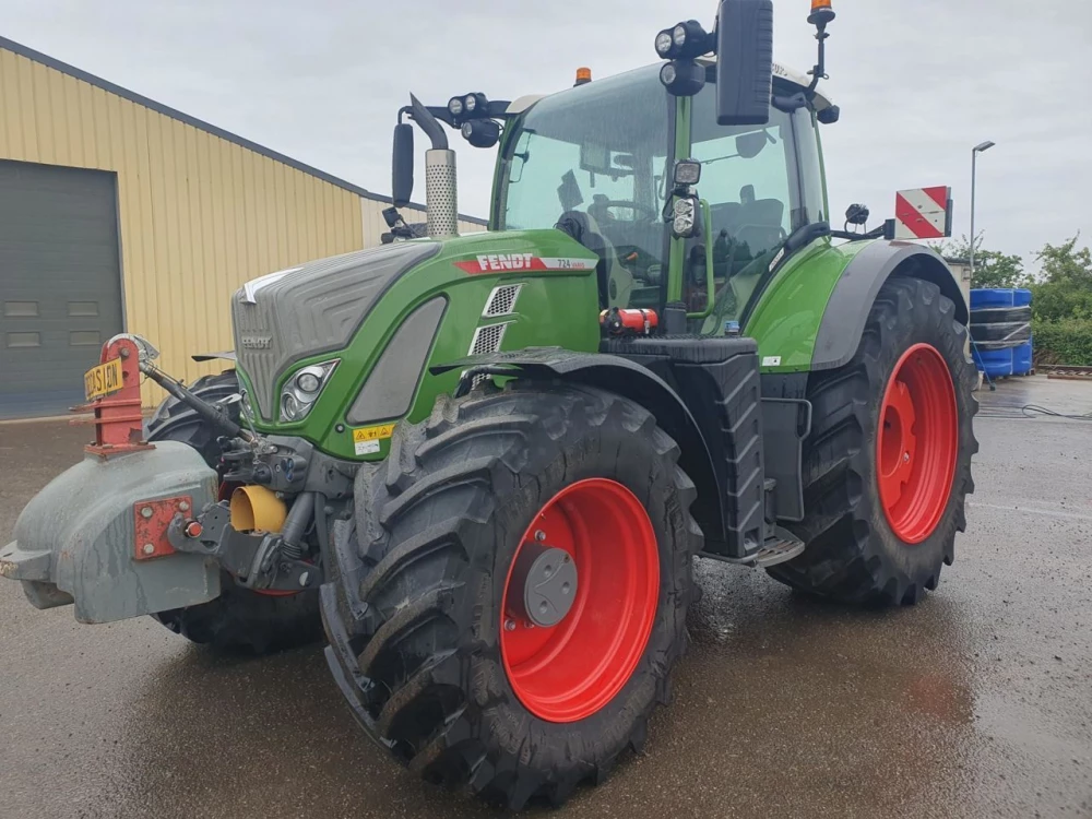 Fendt 724 vario s4 profi plus