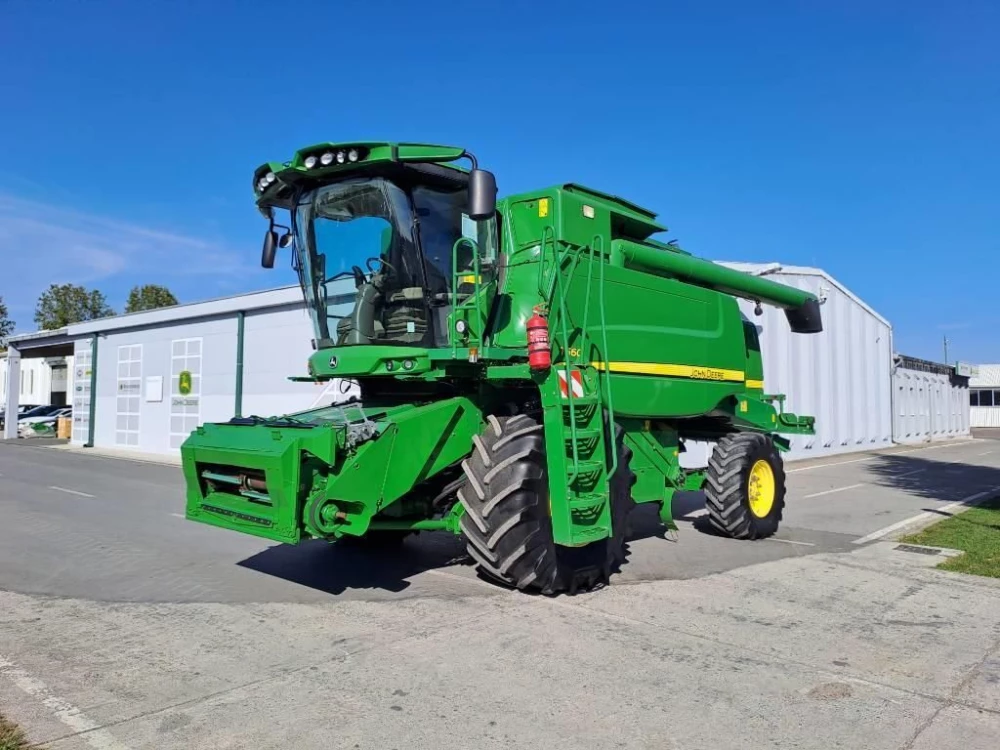 John Deere t 560