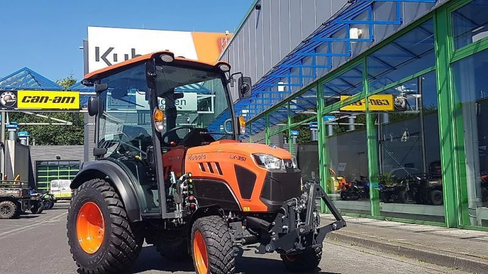 Kubota lx351 cab