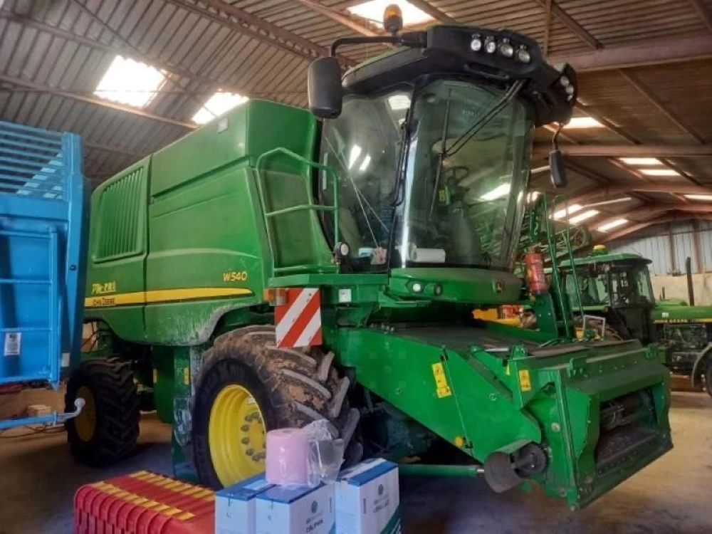 John Deere W540