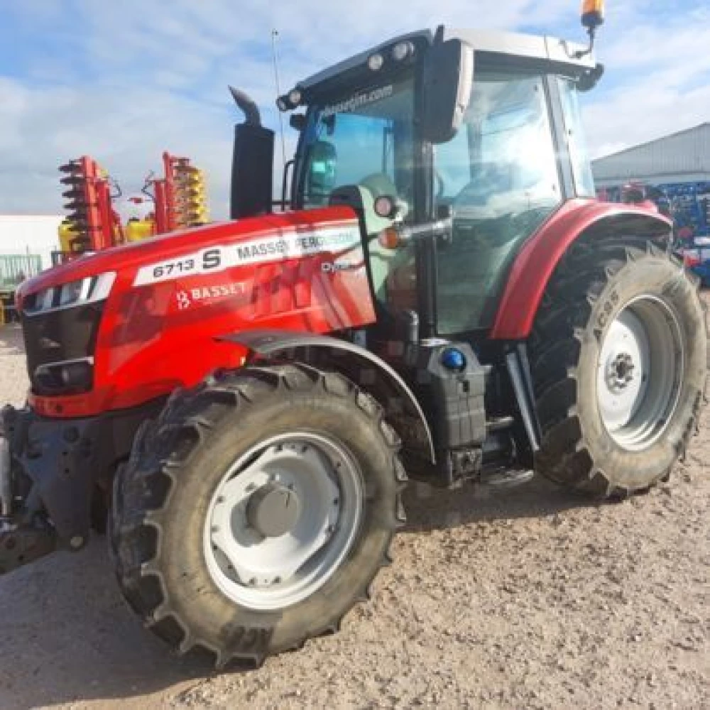 Massey Ferguson 6713S