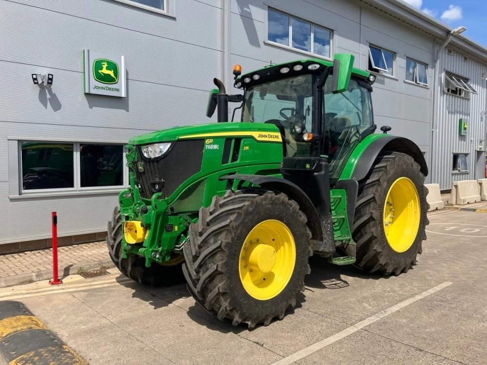 John Deere 6R 215