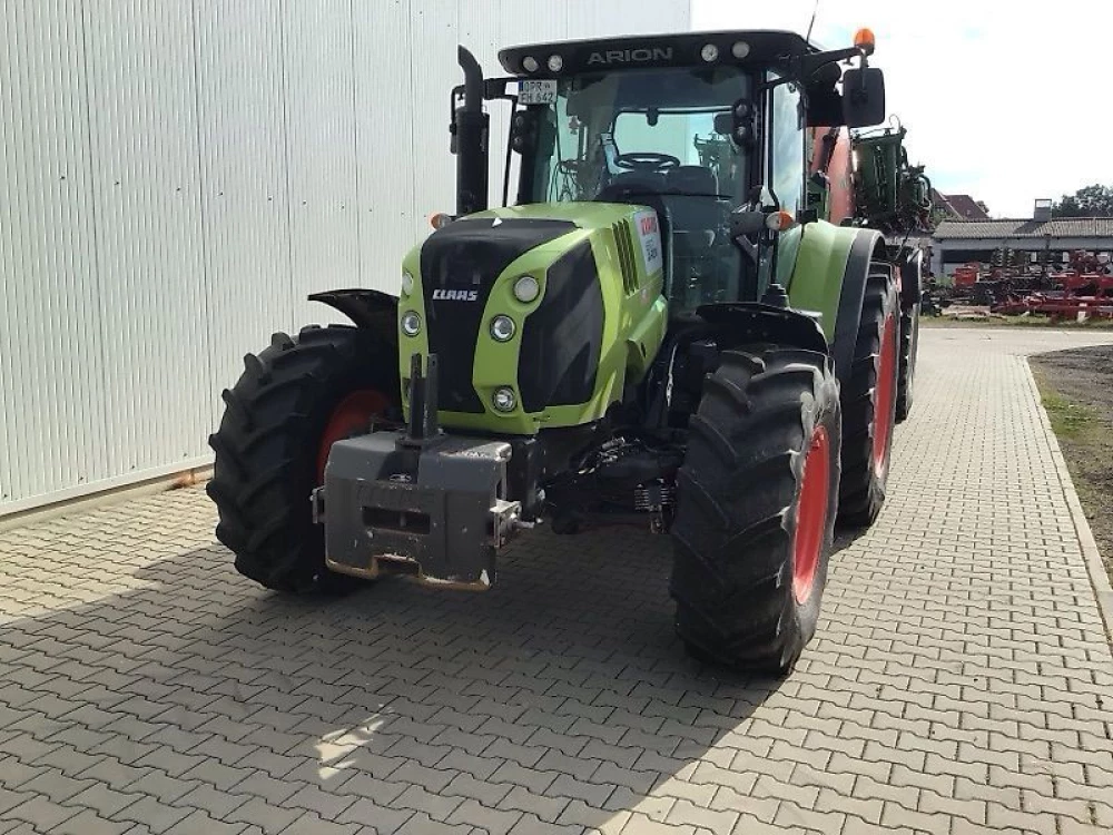 Claas ARION 650